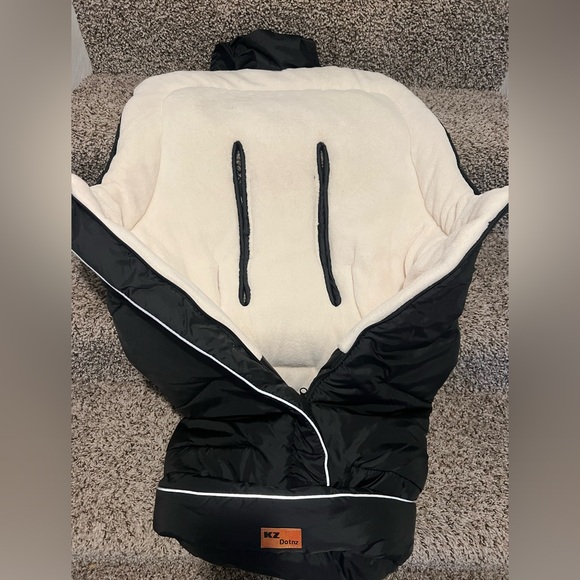 Winter Waterproof Stroller Footmuff / Cover - Picture 2 of 5